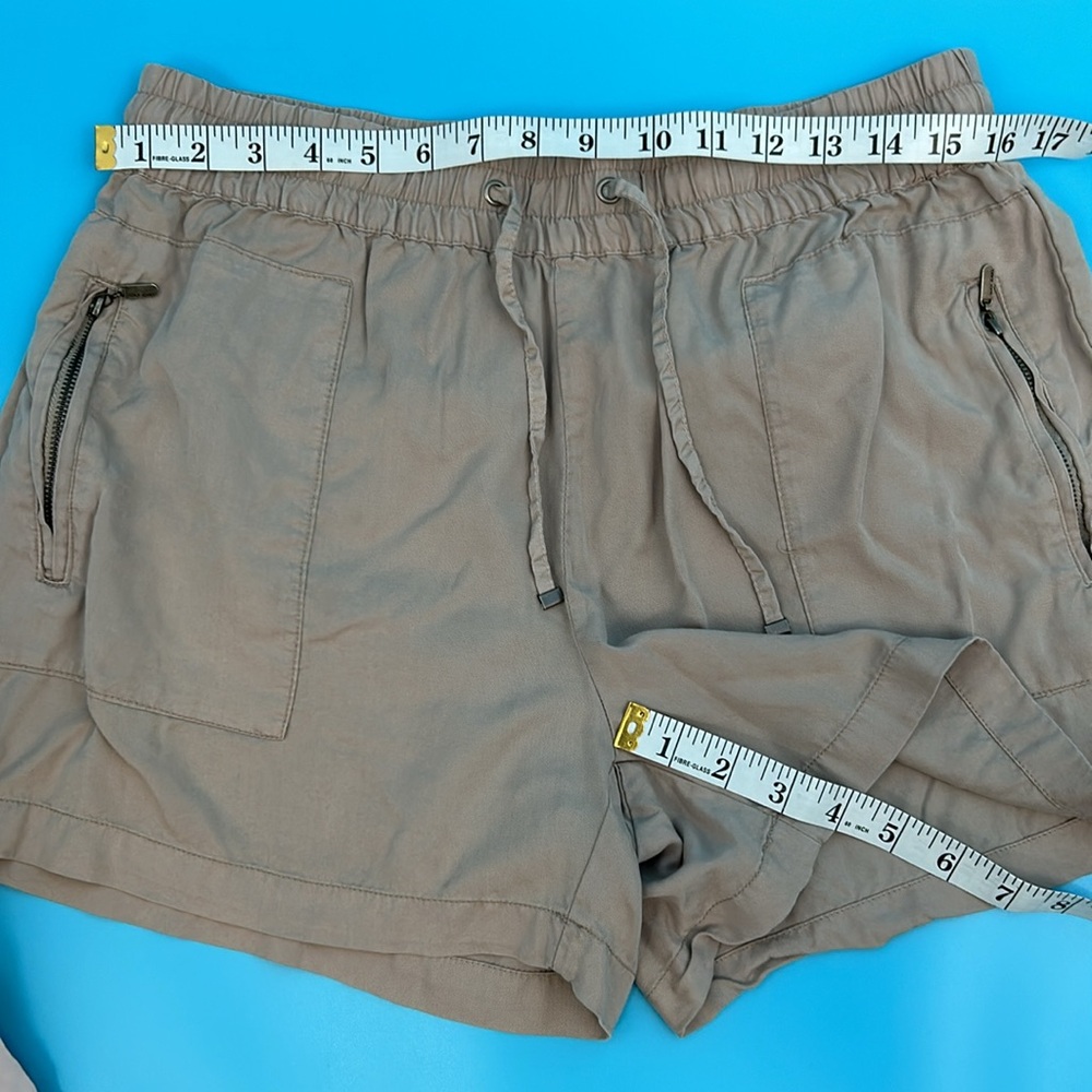 Max easy fit shorts new no tags - Picture 15 of 16